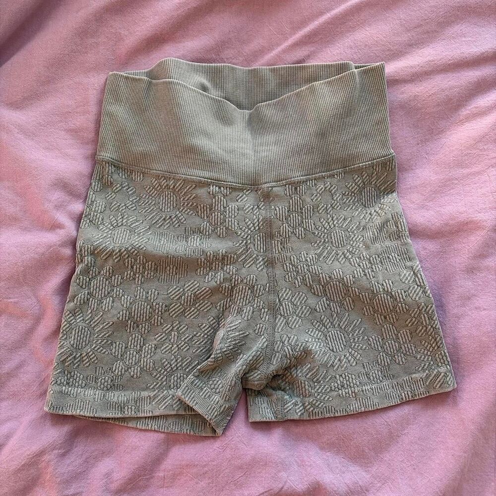 Aerie Women's Tan and Grey Shorts